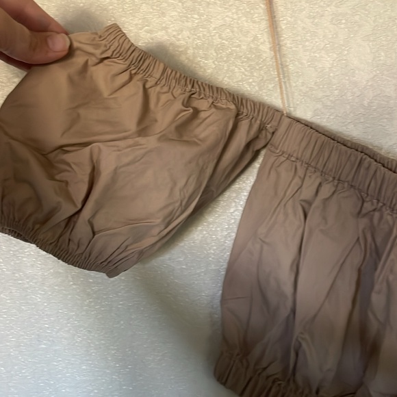 Crescent taupe off the shoulder women’s crop top - Picture 3 of 6